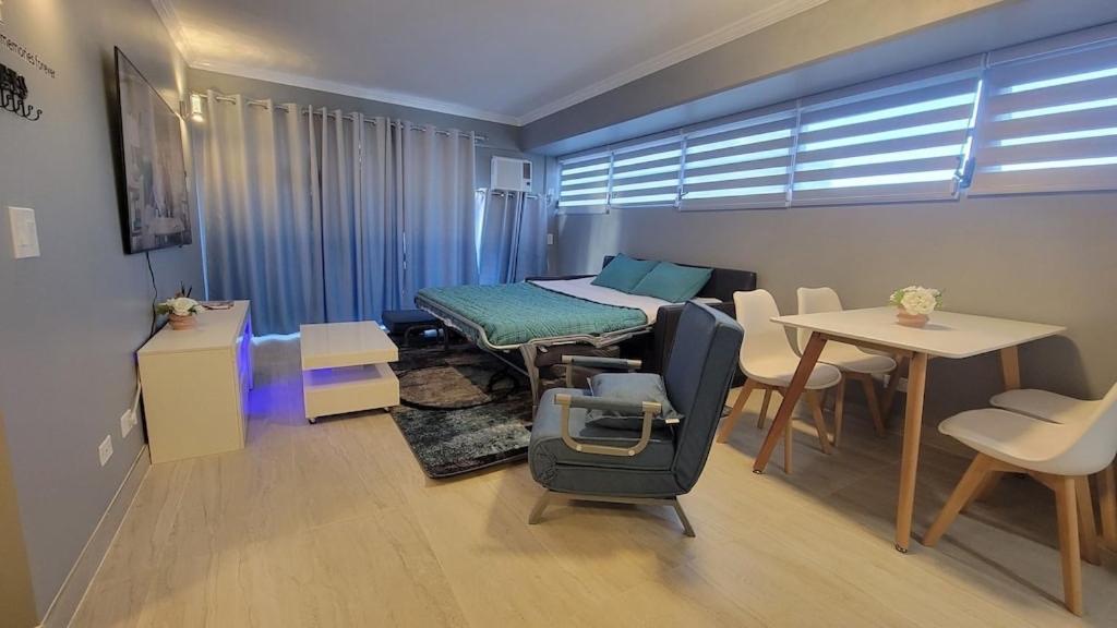 Waikiki Condo 2 Bedrooms 2 Bathrooms With 1 Free Parking Space ホノルル エクステリア 写真