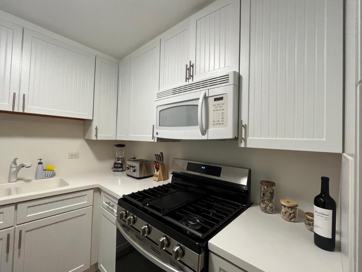 Waikiki Condo 2 Bedrooms 2 Bathrooms With 1 Free Parking Space ホノルル エクステリア 写真