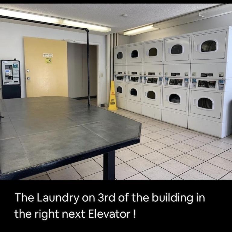 Waikiki Condo 2 Bedrooms 2 Bathrooms With 1 Free Parking Space ホノルル エクステリア 写真