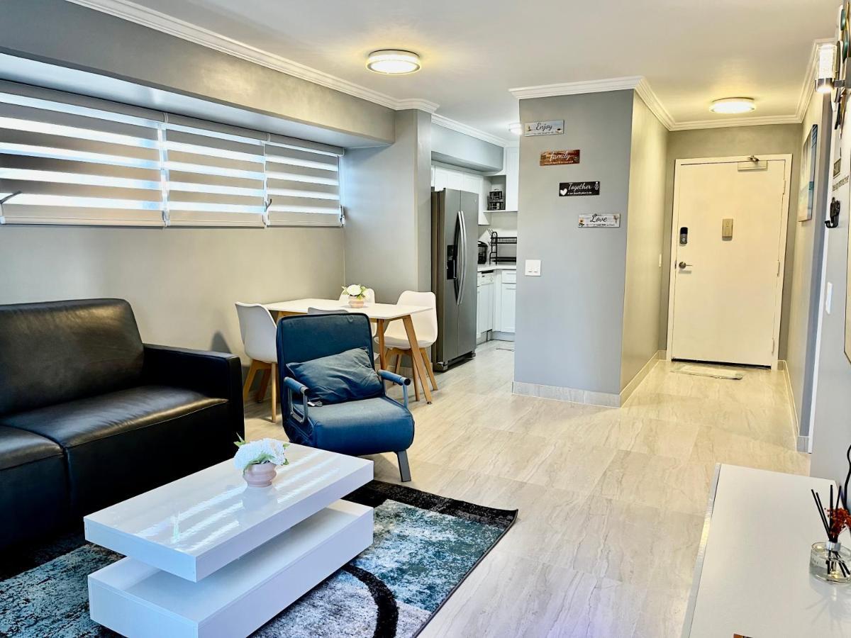 Waikiki Condo 2 Bedrooms 2 Bathrooms With 1 Free Parking Space ホノルル エクステリア 写真